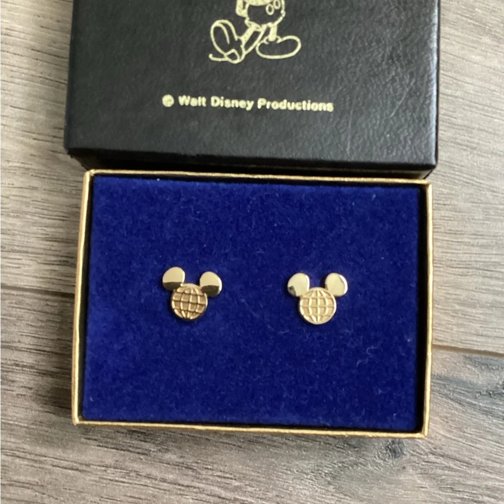 Disney Gold Tone Earrings Never Worn Excellent Condition Mickey Mouse Epcot - Picture 2 of 3